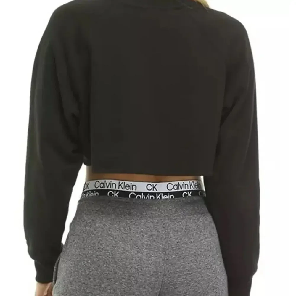 Calvin Klein LS Black Fleece Performance Cropped Sweatshirt NEW Size M - Picture 4 of 6